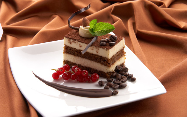 Pastel cake berries plate fork free wallpaper - medium preview image