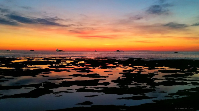 Sunset water boats clouds dusk free wallpaper - medium preview image