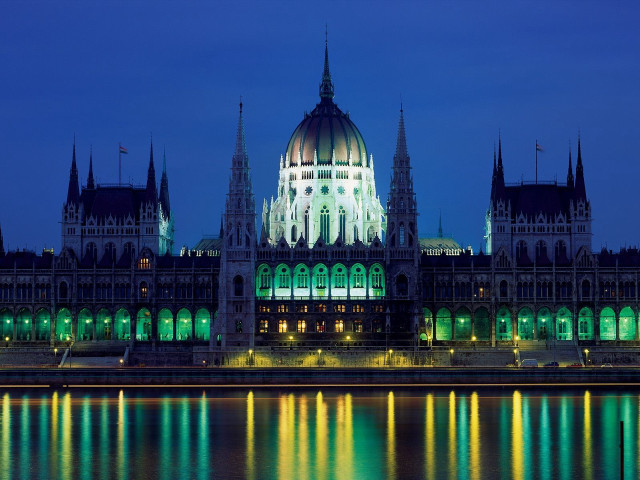 Large building dome lit up free wallpaper - medium preview image