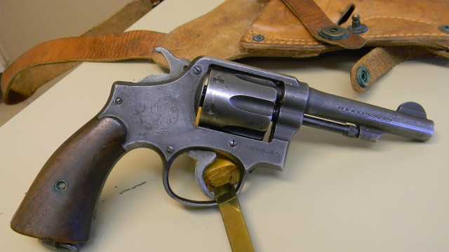 Gun gloves table knife gun free wallpaper - medium preview image