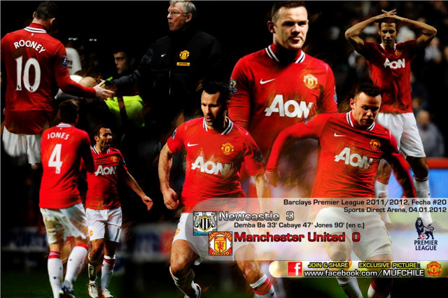 Men soccer field referee watching free wallpaper - medium preview image