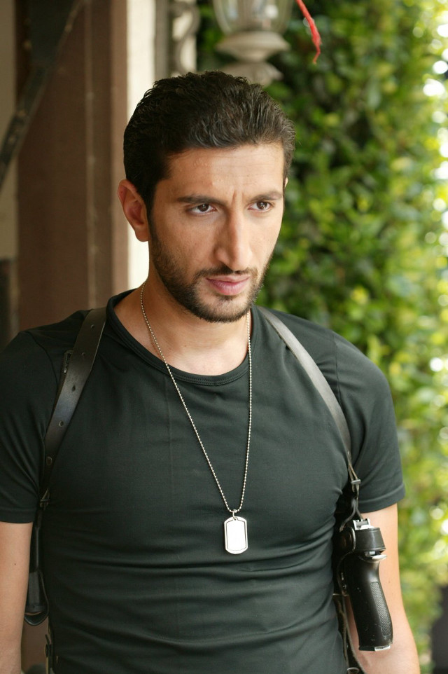 Man camera necklace shoulder attached free wallpaper - medium preview image