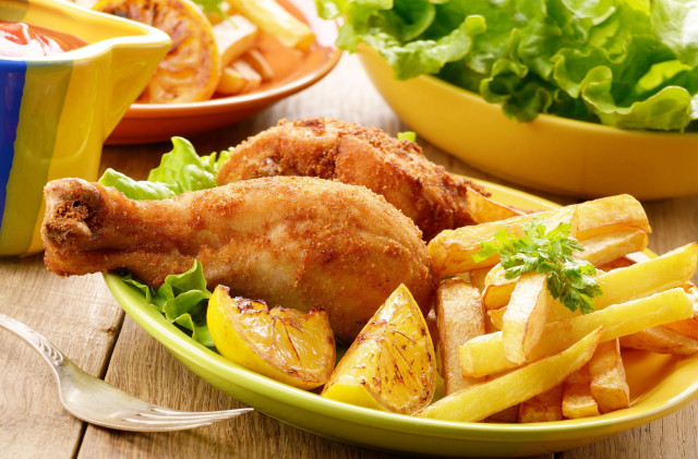 Chicken potatoes lettuce plate salad free wallpaper - medium preview image