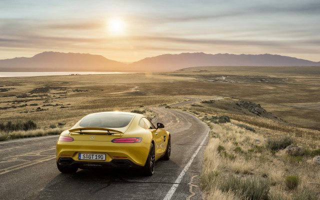 Yellow sports car mountain range #2 free wallpaper - medium preview image