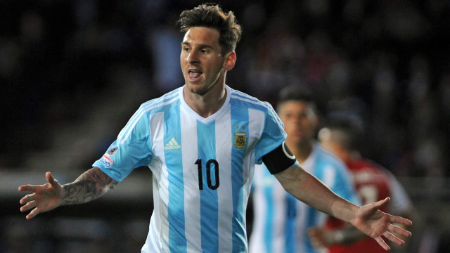 Man tattoo soccer playing background free wallpaper - medium preview image