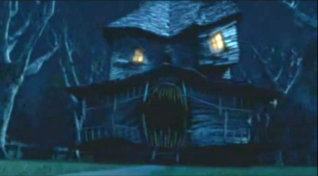 Creepy house two lights night free wallpaper - medium preview image