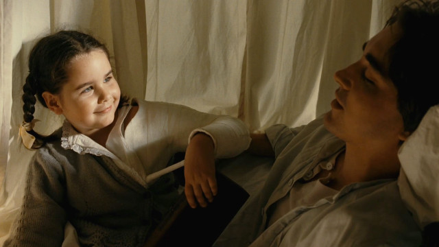 Woman child couch smiling remote free wallpaper - medium preview image