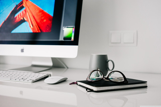 Computer monitor display screen technology free wallpaper - medium preview image