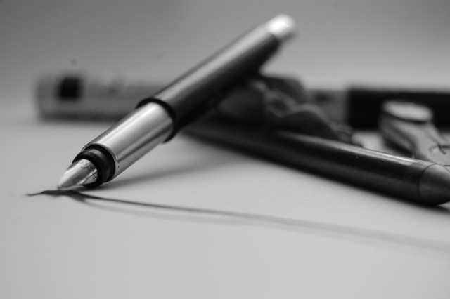 Pen table side edge resting free wallpaper - medium preview image