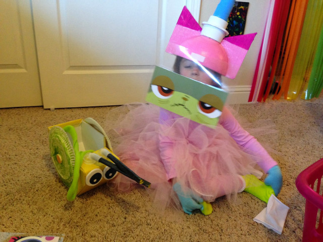 Child costume floor toy car free wallpaper - medium preview image