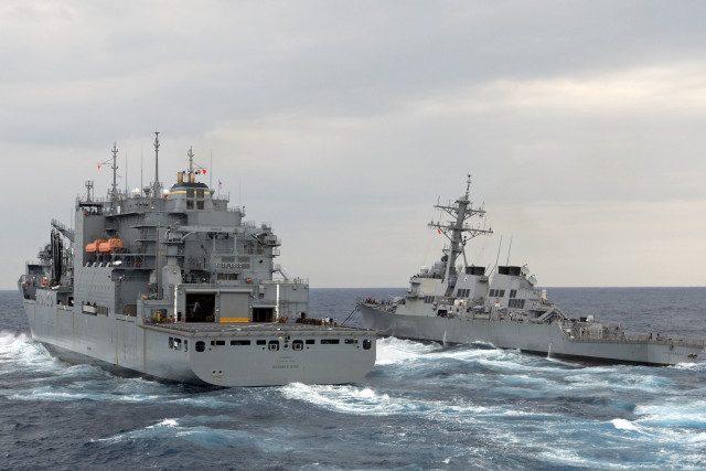 Two ships ocean large small #2 free wallpaper - medium preview image