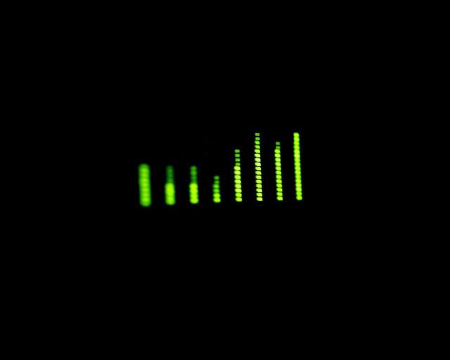 Black background green line middle free wallpaper - medium preview image