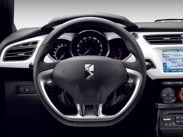Car dashboard steering wheel gps free wallpaper - medium preview image
