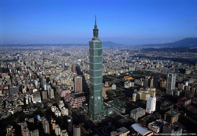 Tall building city skyline dominating free wallpaper - medium preview image