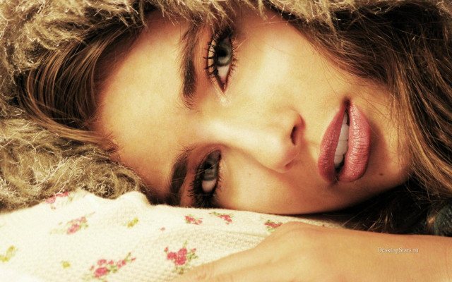 Woman long hair blanket eyes free wallpaper - medium preview image