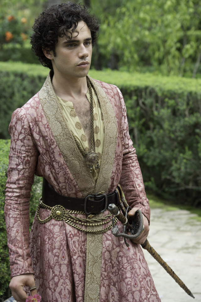 Man pink gold outfit sword free wallpaper - medium preview image