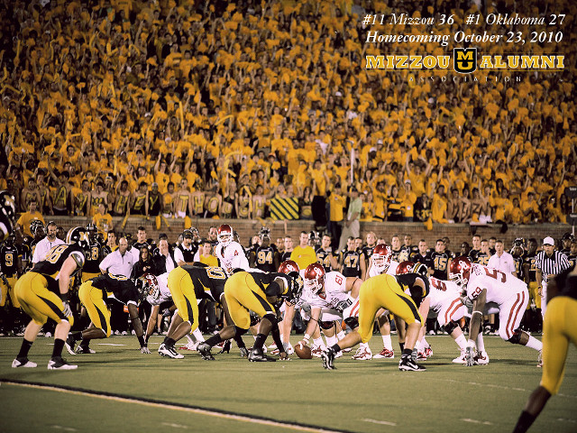 Football game large crowd yellow free wallpaper - medium preview image
