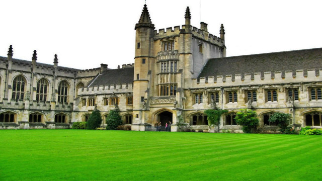 Large building green lawn clock free wallpaper - medium preview image