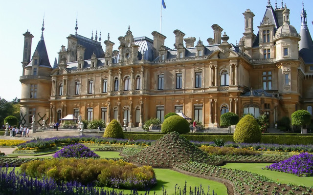 Gaudy christopher wren castle garden free wallpaper - medium preview image