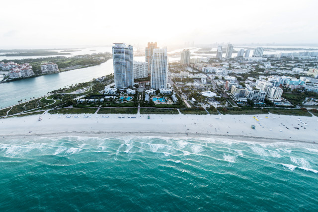 City beach ocean background waterfront free wallpaper - medium preview image