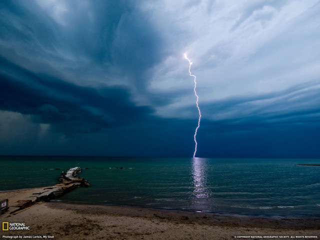 Lightning bolt ocean cloudy beach free wallpaper - medium preview image