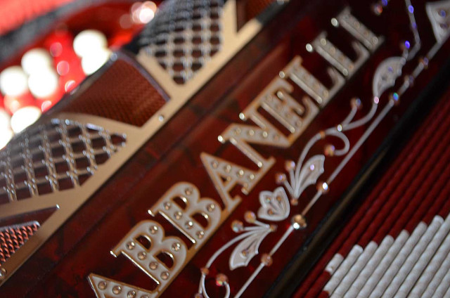 Red white sign baroque pastel free wallpaper - medium preview image