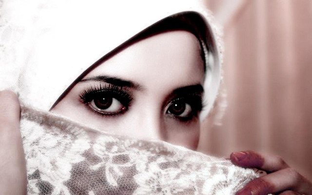 Woman white head covering eyes free wallpaper - medium preview image