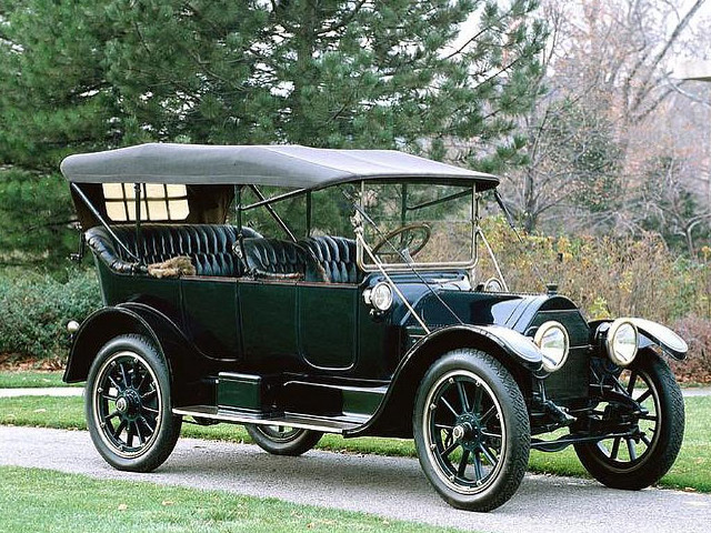 Old model car sidewalk tree free wallpaper - medium preview image