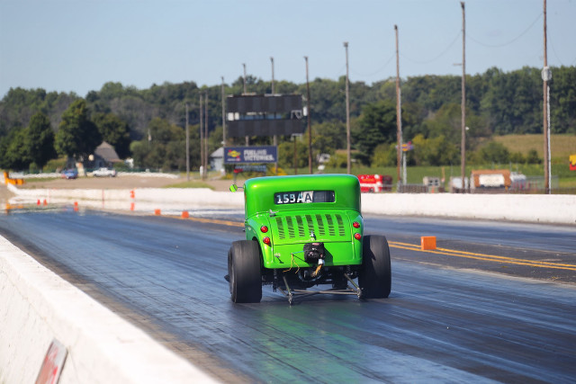 Green truck race track trees free wallpaper - medium preview image