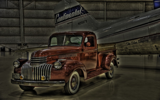 Vintage truck garage plane background free wallpaper - medium preview image