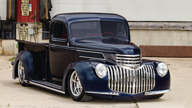Classic car parked building sign free wallpaper - medium preview image