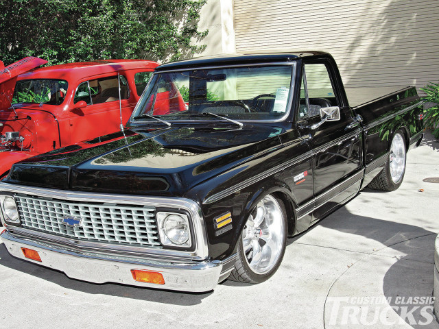 Black truck red truck driveway free wallpaper - medium preview image