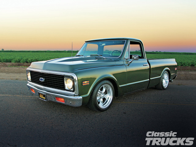 Green truck sunset cornfield road free wallpaper - medium preview image