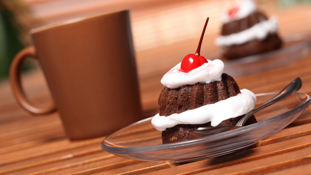 Cake cherry coffee table photorealism free wallpaper - medium preview image