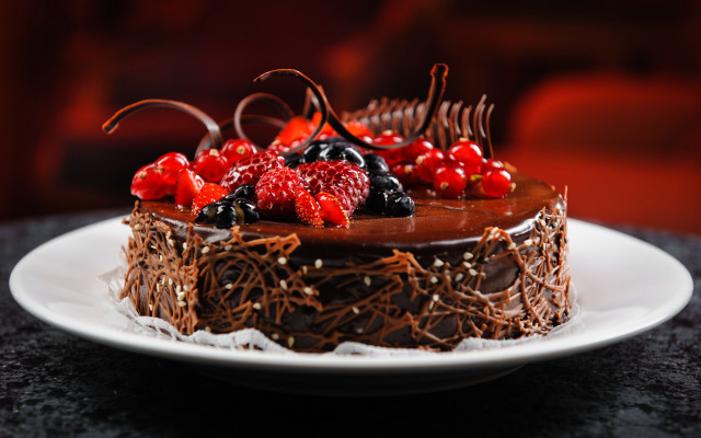 Chocolate cake berries icing plate free wallpaper - medium preview image