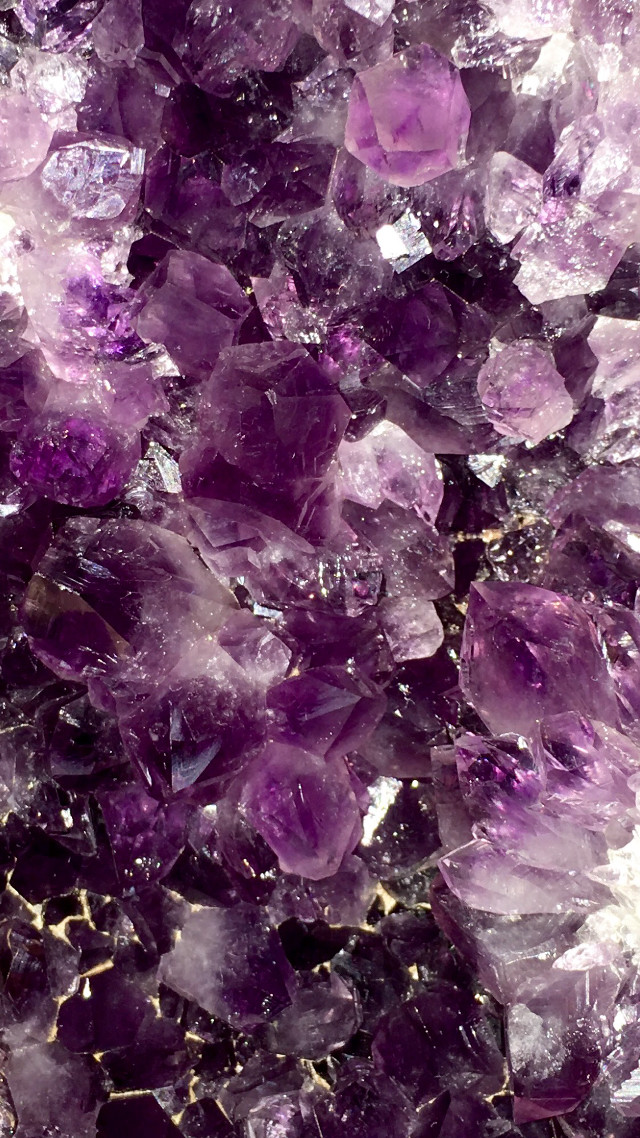Purple crystals macro uno starry free wallpaper - medium preview image