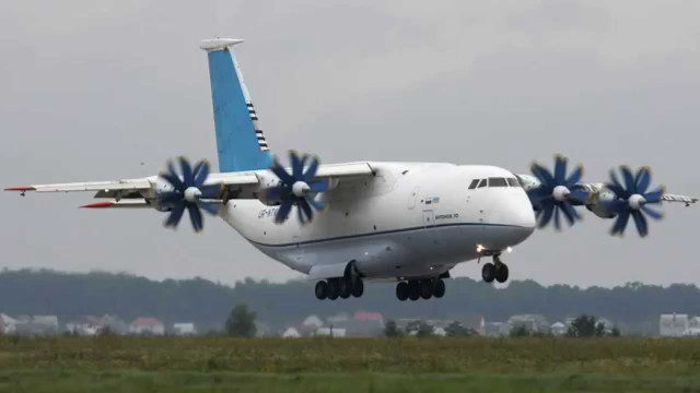 Large airplane propellers taking off free wallpaper - medium preview image