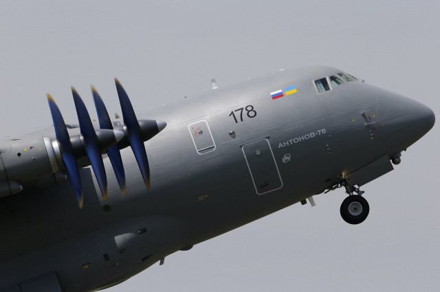 Large gray airplane gray sky free wallpaper - medium preview image