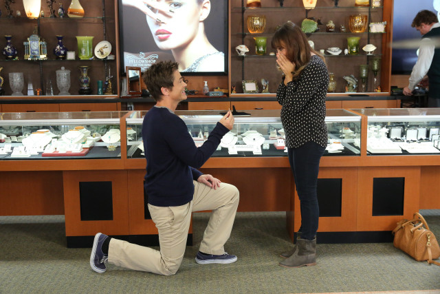 Man woman jewelry store display free wallpaper - medium preview image