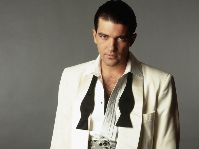 White suit black bowtie portrait free wallpaper - medium preview image
