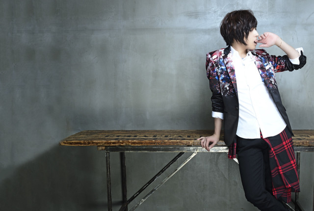 Man standing wooden bench jacket free wallpaper - medium preview image