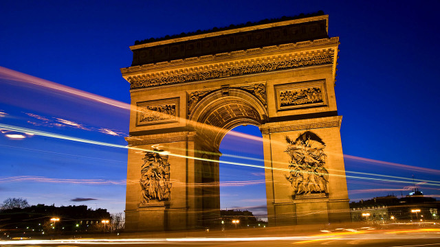 Tall tower clock night lights free wallpaper - medium preview image