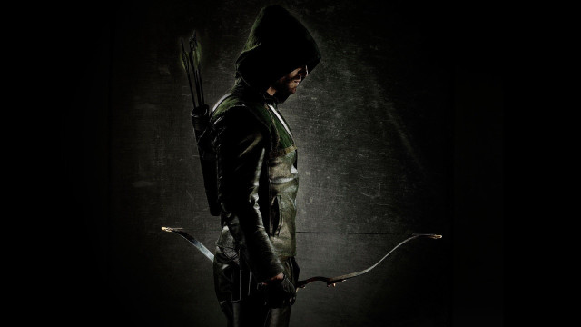 Man green outfit bow arrow free wallpaper - medium preview image