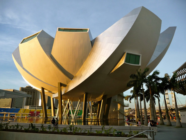 Large building flower structure palm free wallpaper - medium preview image