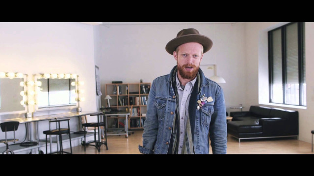 Man hat tie room mirror free wallpaper - medium preview image