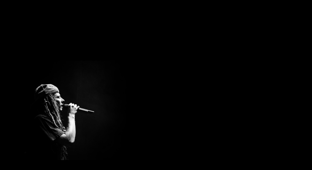 Woman microphone stage dark black free wallpaper - medium preview image