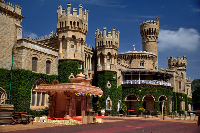 Castle fountain clocktower blue sky free wallpaper for desktop - medium preview image