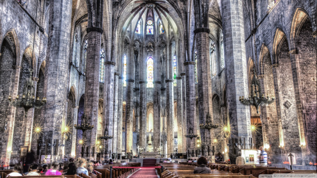 Cathedral pews people alters ceiling free wallpaper - medium preview image