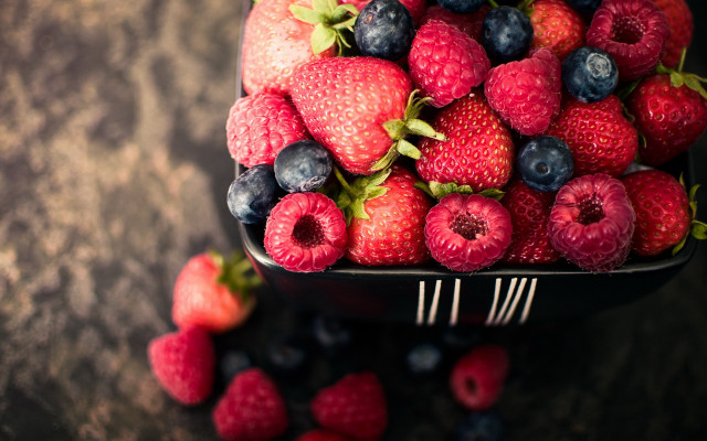 Bowl strawberries blueberries table fork free wallpaper - medium preview image