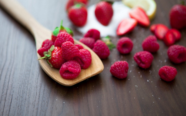 Wooden spoon filled raspberries lemon free wallpaper - medium preview image